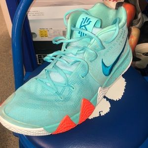 Kyrie 4 “Power is Female”